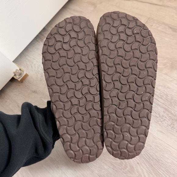 Cushionaire Suede Clogs with Buckle Moss Size 8 - Picture 10 of 10